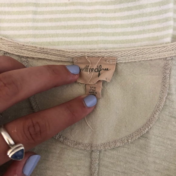 Wilfred Longsleeve - Picture 2 of 4